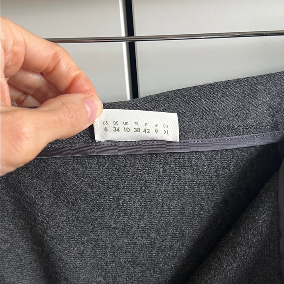 Silk/Wool Charcoal Midi Skirt, Size M - Picture 10 of 11